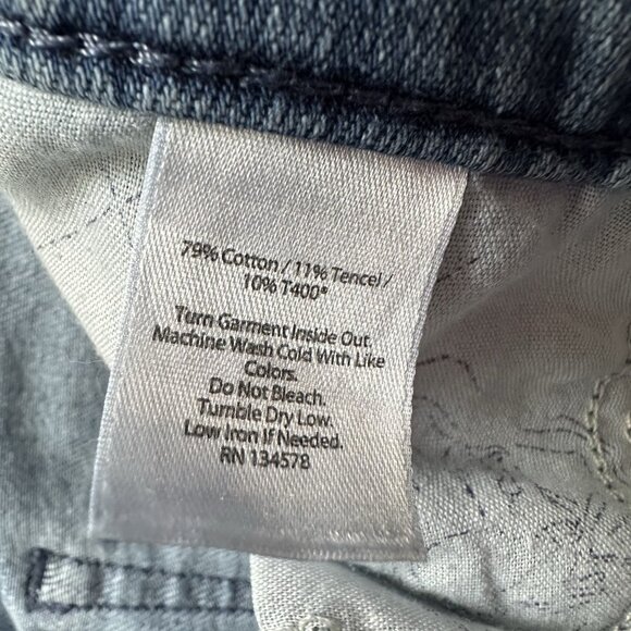 Vineyard Vines Jeans Women’s 4 Cropped Distressed Raw Hem Medium Blue Some Wear - Picture 5 of 16